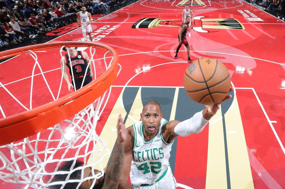 她的表现令 她的表现令