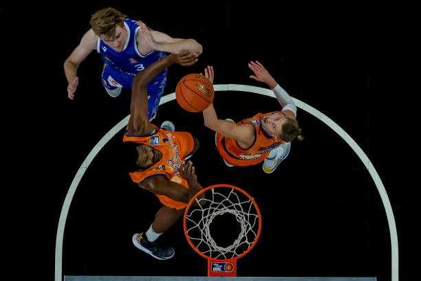 在争抢第二 在争抢第二